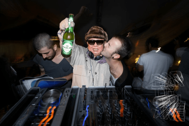 I can only assume this is at some sort of Premier for the release of Simteks and StrangeFlow's Neuro Bass Bombz From Outer Space Samples package