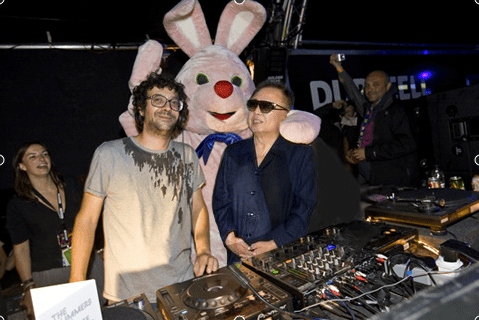 I can only assume this is at some sort of Premier for the release of Simteks and StrangeFlow's Neuro Bass Bombz From Outer Space Samples package